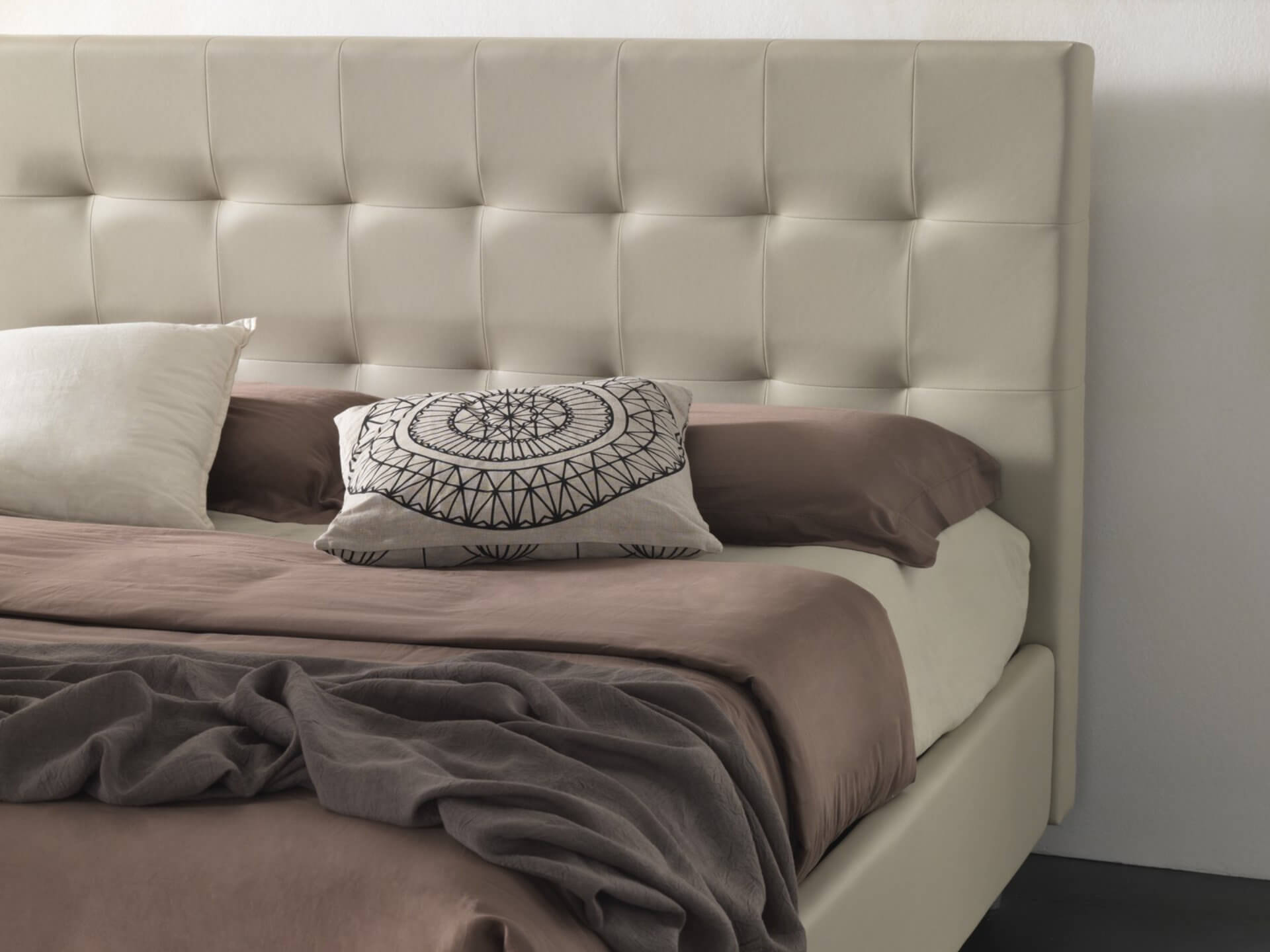 letto matrimoniale contenitore